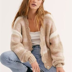 Free People Alpaca Wool Blend Chunky Deep V-Neck Cardigan sand/pink colorway M